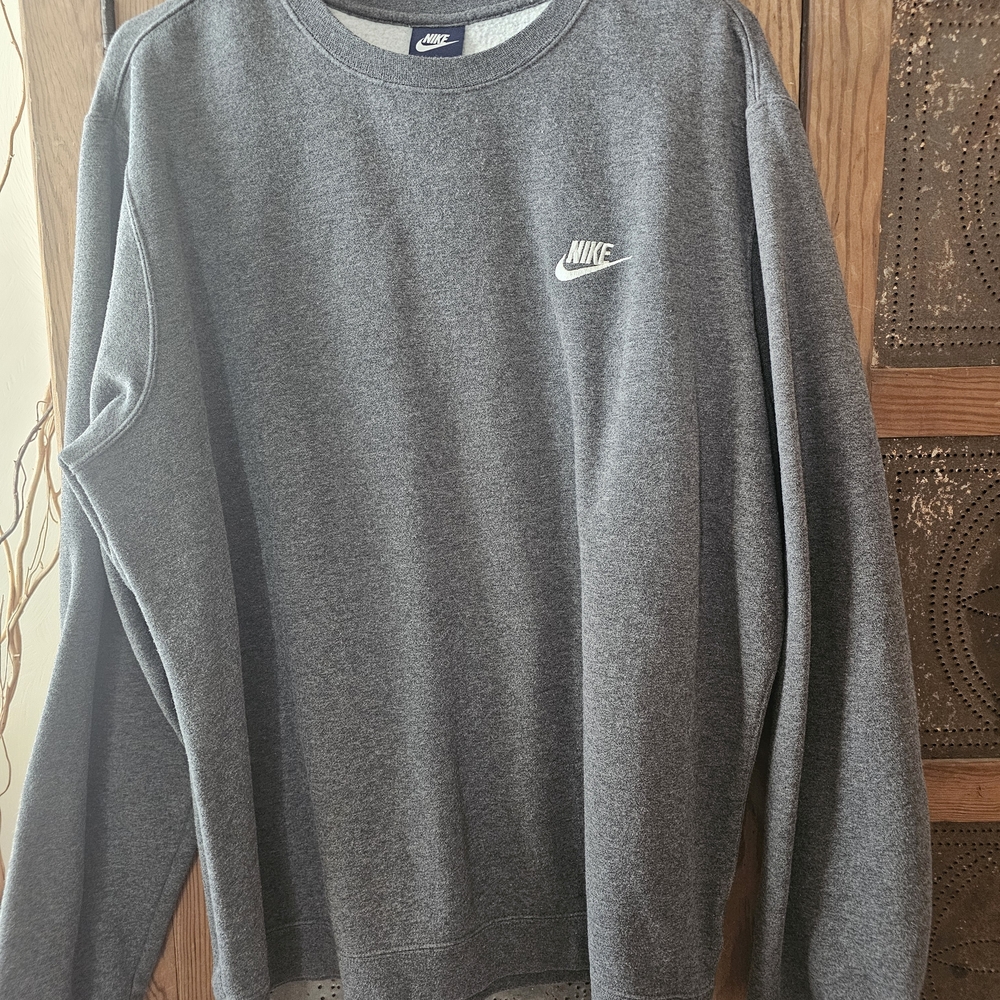 Nike Women's Dark Gray Crewneck Sweatshirt In A Sz XL